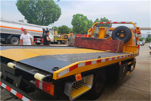 颍东区附近拖车电话号码服务